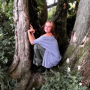 Meet your Posher, Liz